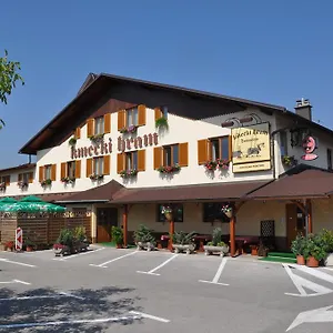 Kmecki Hram Ljubljana