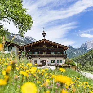 https://villa-bergkhof-kaisertal-alpine-hideaway.com-bavaria.com
